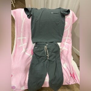 Figs M Top and Joggers
